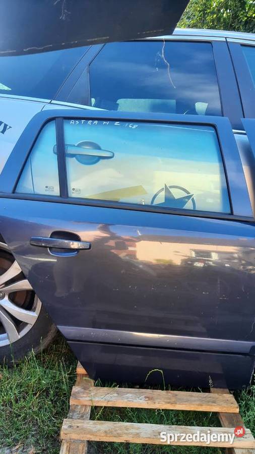drzwi prawe lak Z168 Opel Astra H III kombi Drzwi Dębno