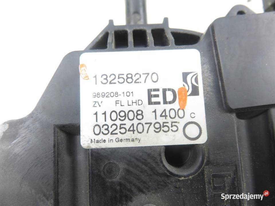 ZAMEK LEWY PRZEDNI OPEL CORSA D 13258270ED
