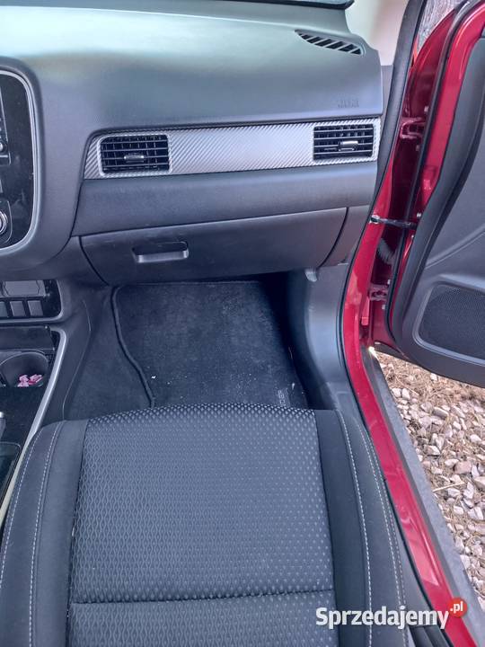 Mitsubishi Outlander 24 AWD 2018 Przypki