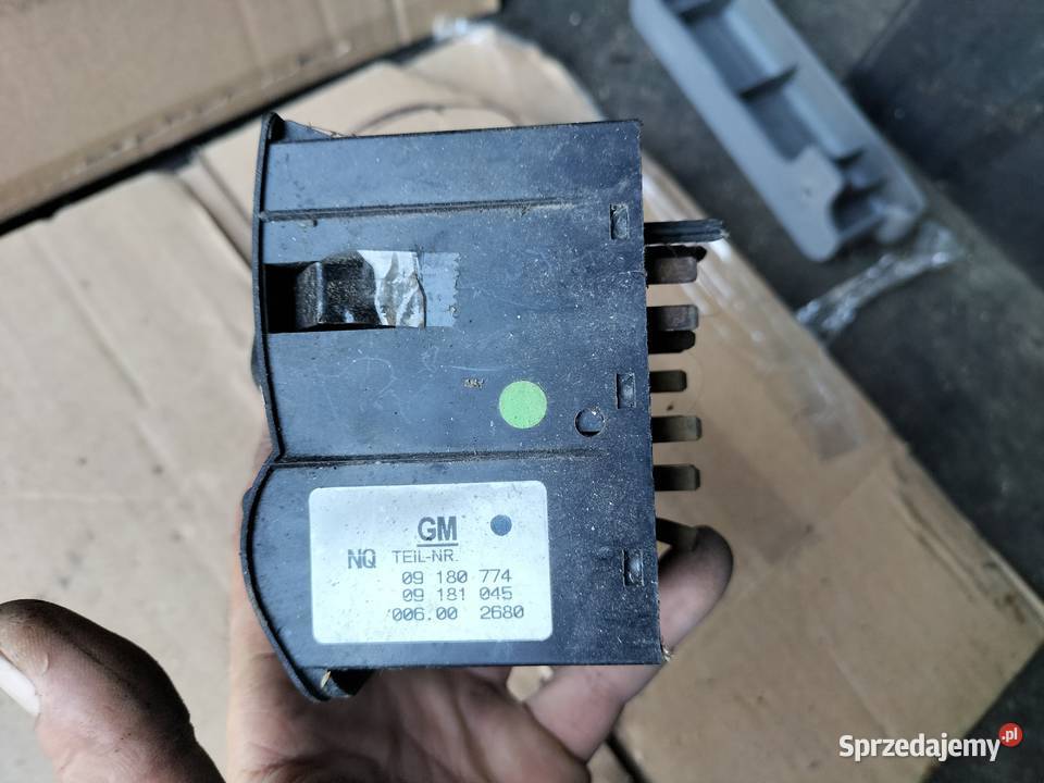 WŁĄCZNIK WYŁĄCZNIK ŚWIATEŁ ASTRA G 09180774 Kamień-Kolonia