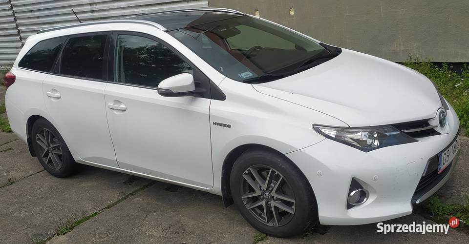 TOYOTA AURIS Hybrid panorama bavi światła do jazdy dziennej Auris Słupsk