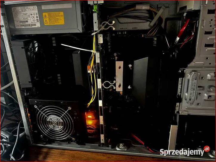 FUJITSU CELSIUS R920 8 rdzeni 16 wątków lepszy
