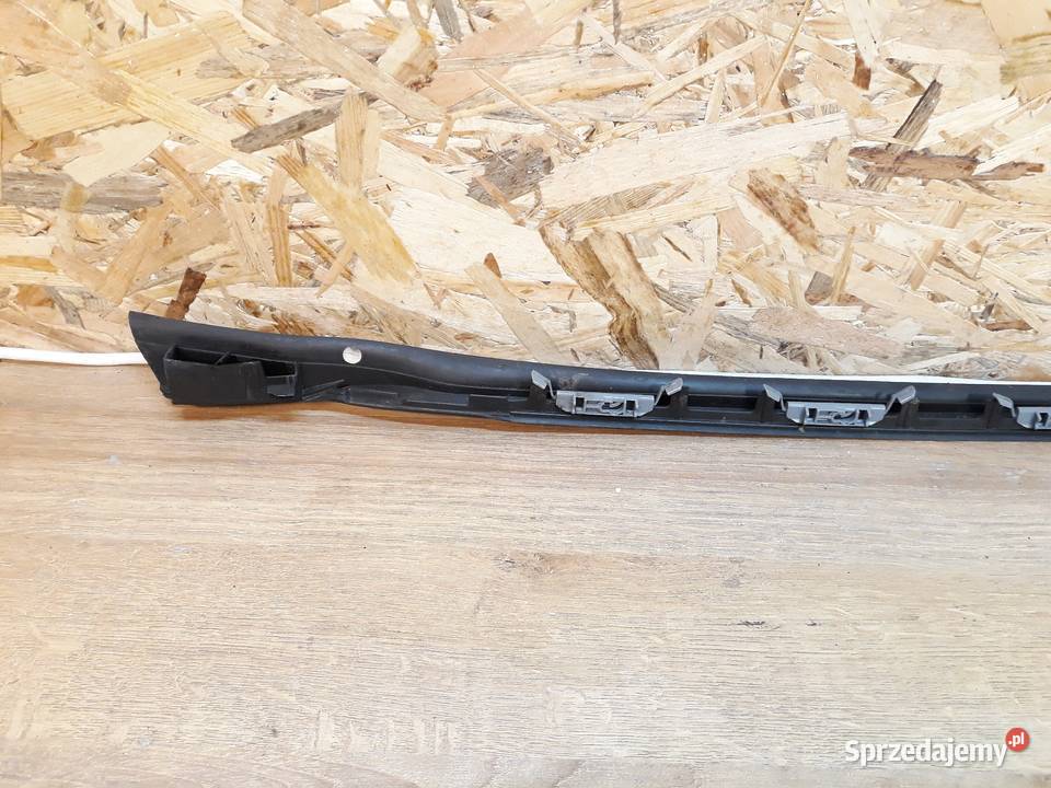 BMW 1 F40 LISTWA LEWA SZYBY CZOŁOWEJ 7453950 Międzychód