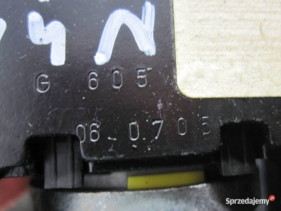 VOLVO C30 RDESIGN 07r pas bezpieczeństwa lewy