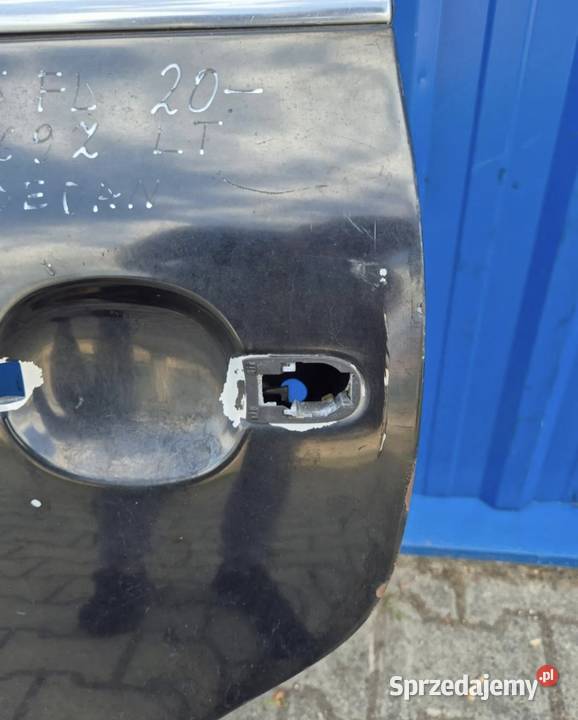 DRZWI TYŁ LEWY LEWE VW PASSAT B5 FL SEDAN LC9Z osobowe Działoszyce sprzedam