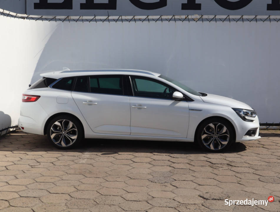 Renault Megane 12 TCe gniazdo USB