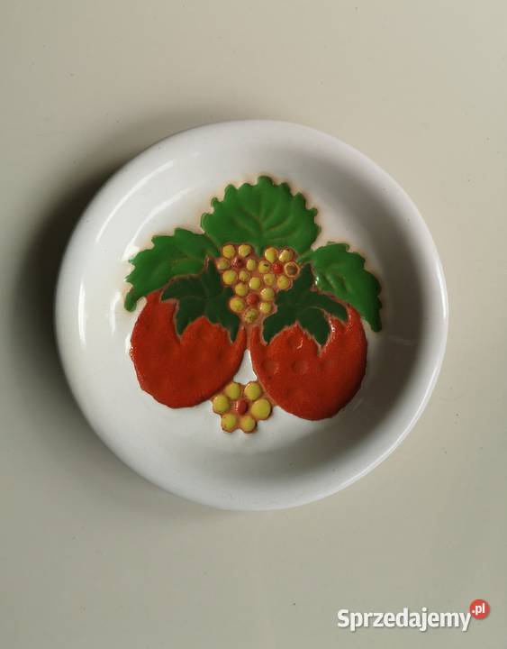 Talerz Truskawki vintage Estonia Porcelana i szkło Toruń sprzedam