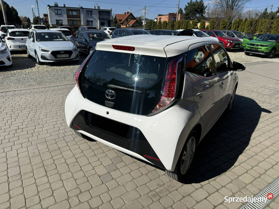 Toyota Aygo Rezerwacja II 2014 serwisowany w ASO śląskie Orzech sprzedam