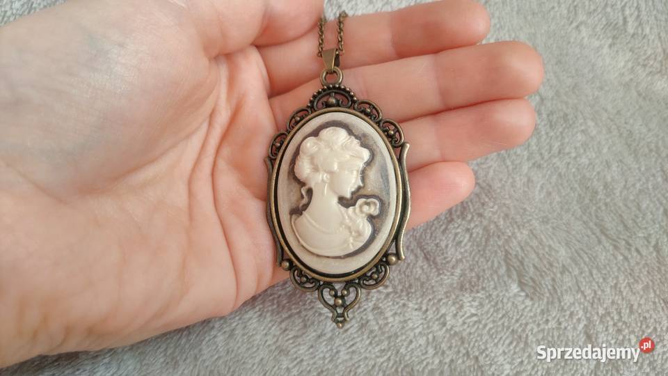 Wisior naszyjnik duży duża kamea z kobieta Tarnowskie Góry