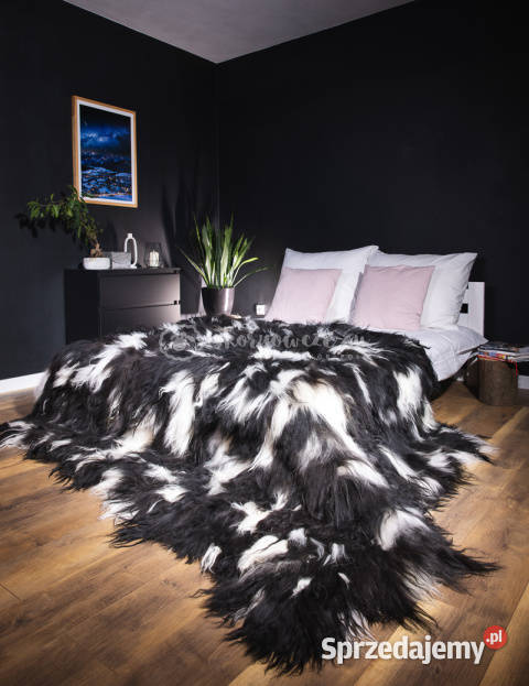Narzuta ze skóry owczej islandzkiej czarnobiała Szaflary