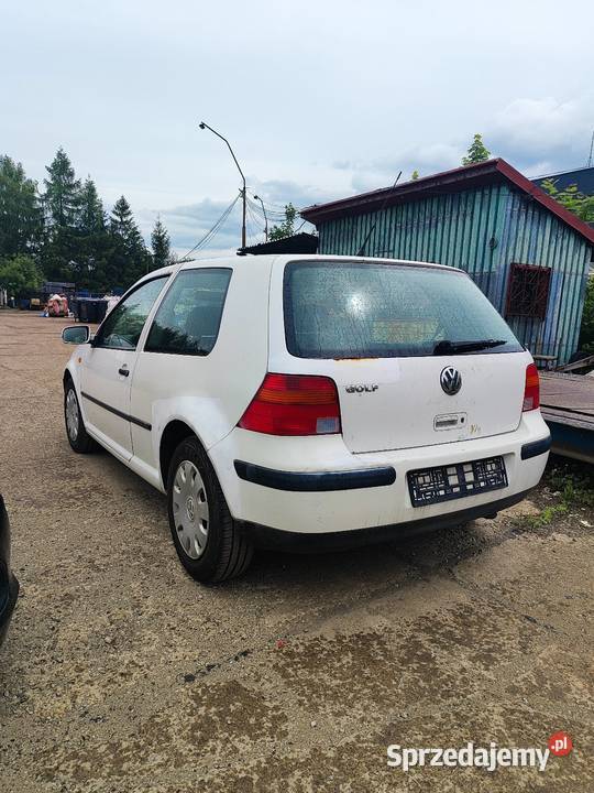 Golf 4 zderzak tył osobowe śląskie Żywiec