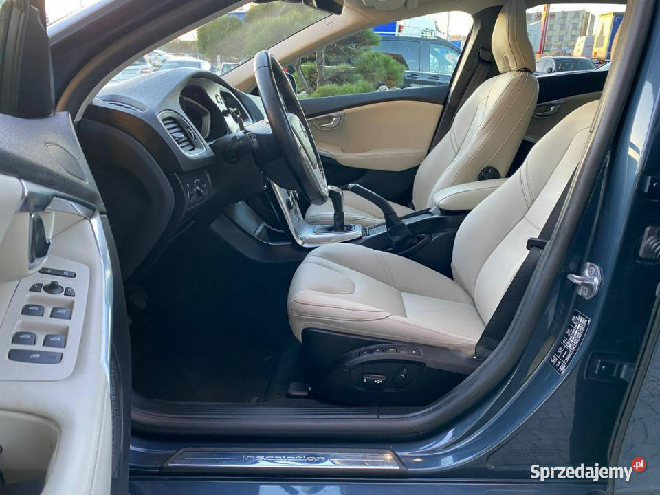 Volvo V40 LED panorama podgrz fot PDC navi immobilizer Żory