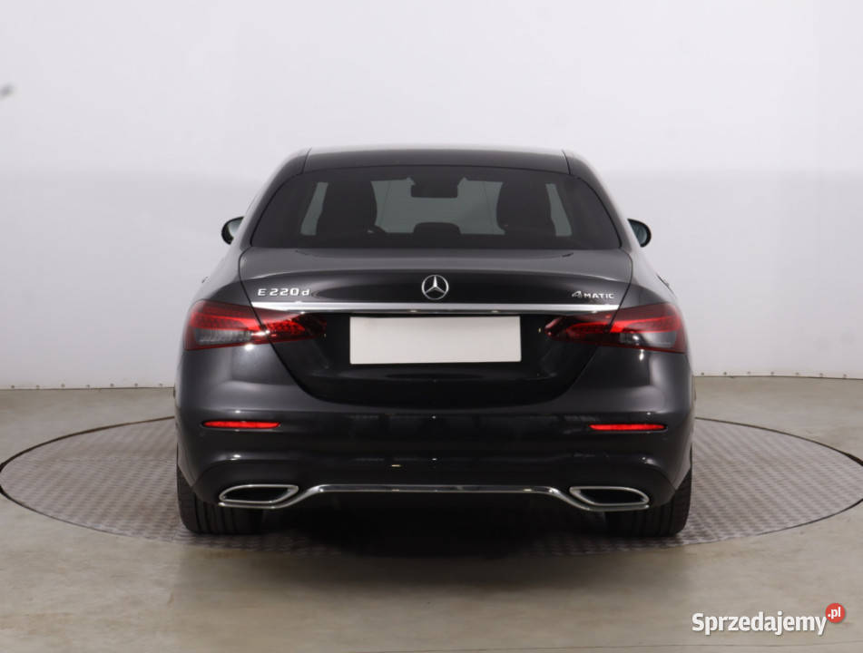 Mercedes E E 220 d światła przeciwmgielne