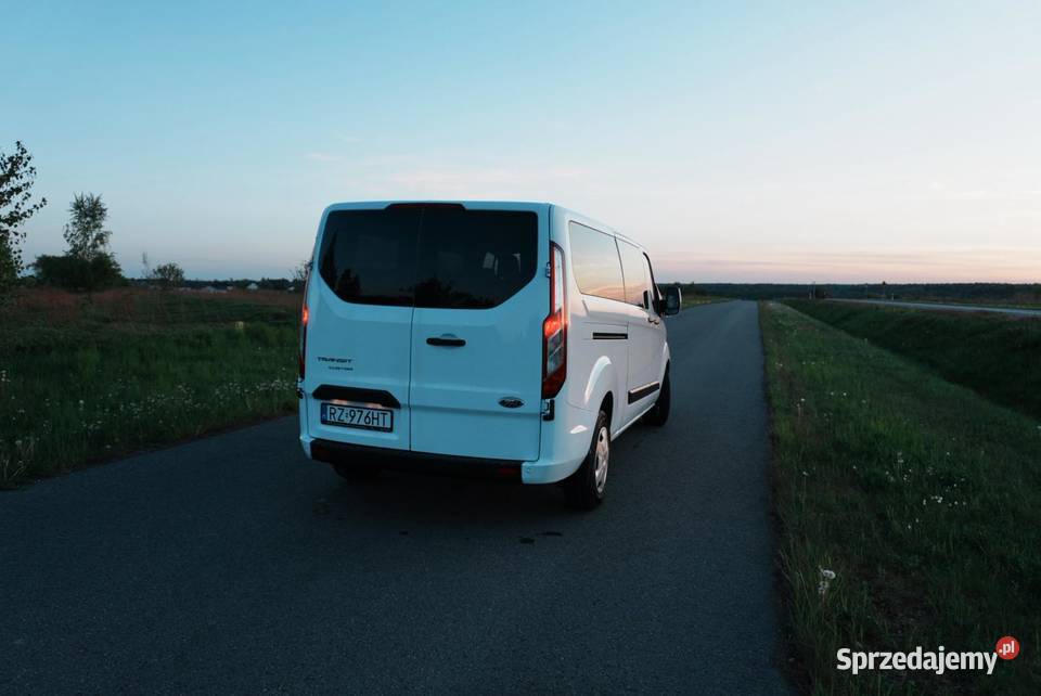 Wynajem busa 9osobowego Ford Transit Custom 20 Rzeszów sprzedam