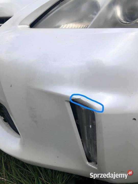 Zderzak przedni Toyota Prius Plus Toyota Prius V Poznań