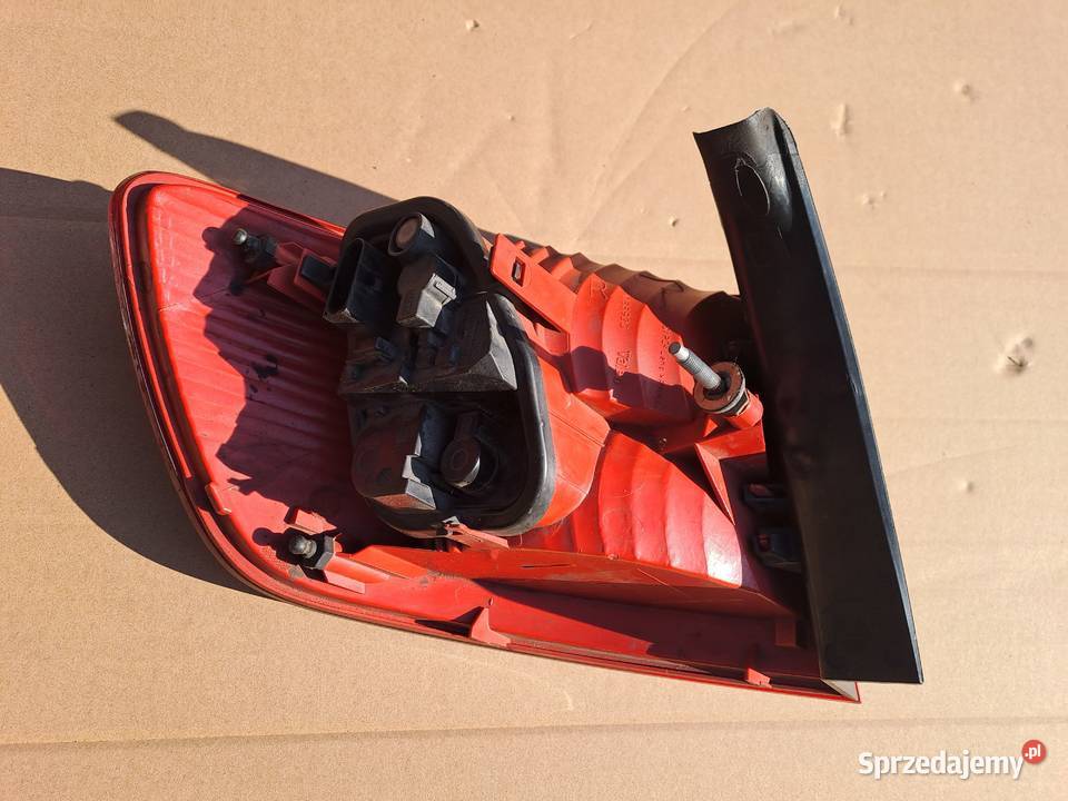 Lampa prawy tył Audi A6 C6 Kombi w błotnik Starachowice