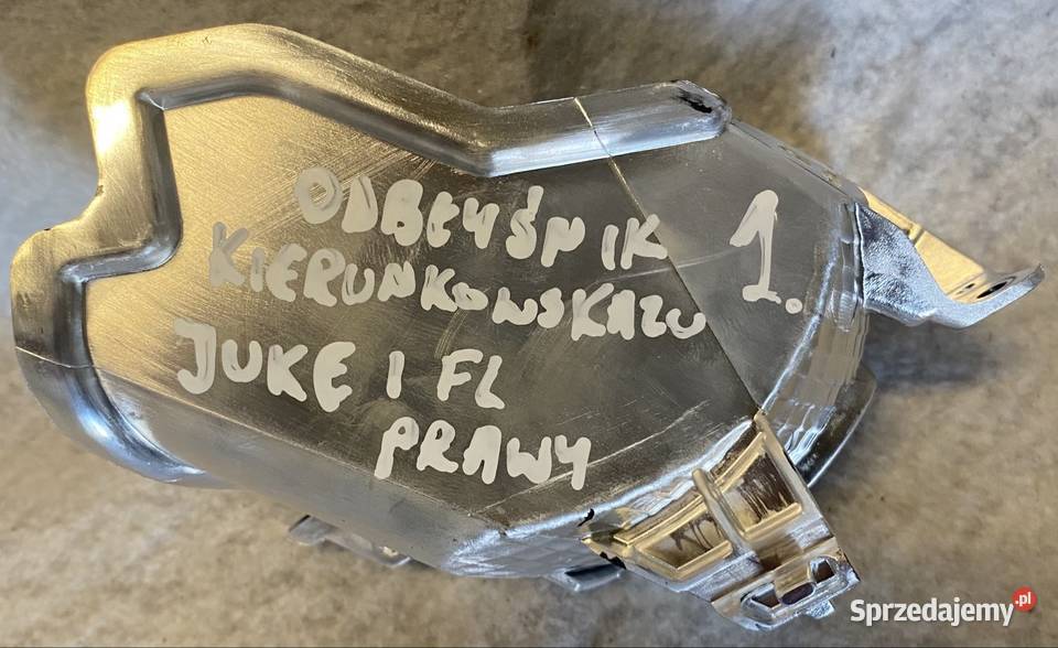 Odbłyśnik kierunkowskazu prawego Nissan Juke I Jasienica