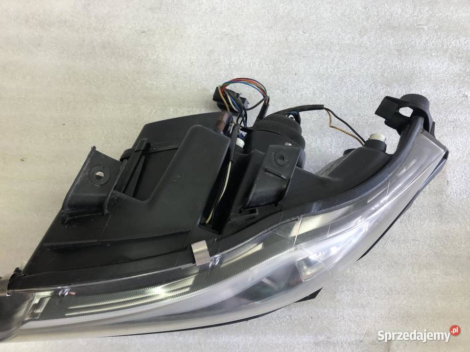 LAMPA LEWY PRZÓD BMW E90 E91 SONAR EU PRZED LIFT Lampy przeciwmgielne