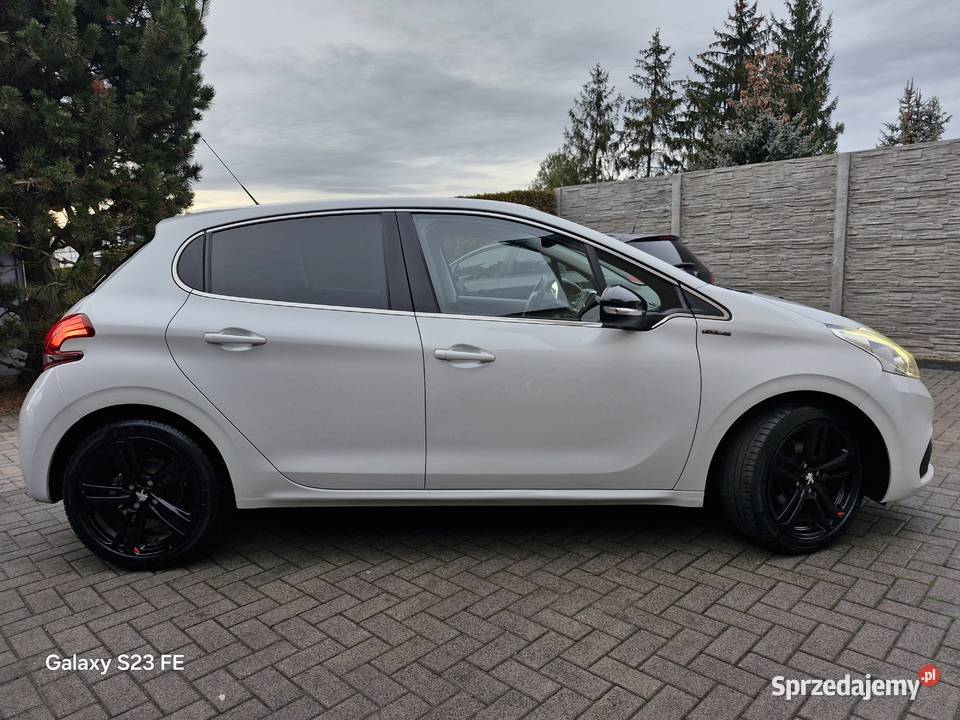 PEUGEOT 208GT 2015r 12tbenz110 NISKI PRZEBIEG Rydzyna