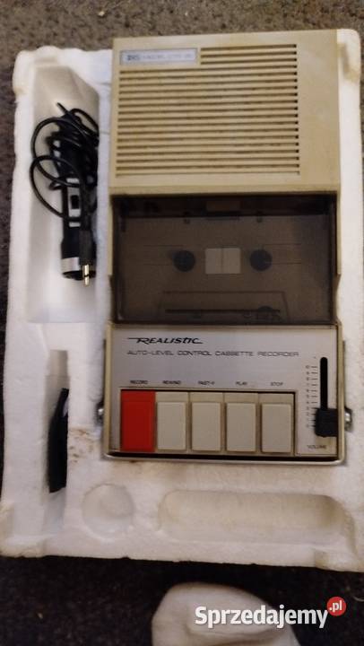 Zabytkowy radiomagnetofon filmy realistic model