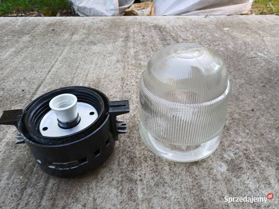 Retro lampa z 60 tych lat bakielitowy uchwyt Pozostałe Pozostałe Lubań