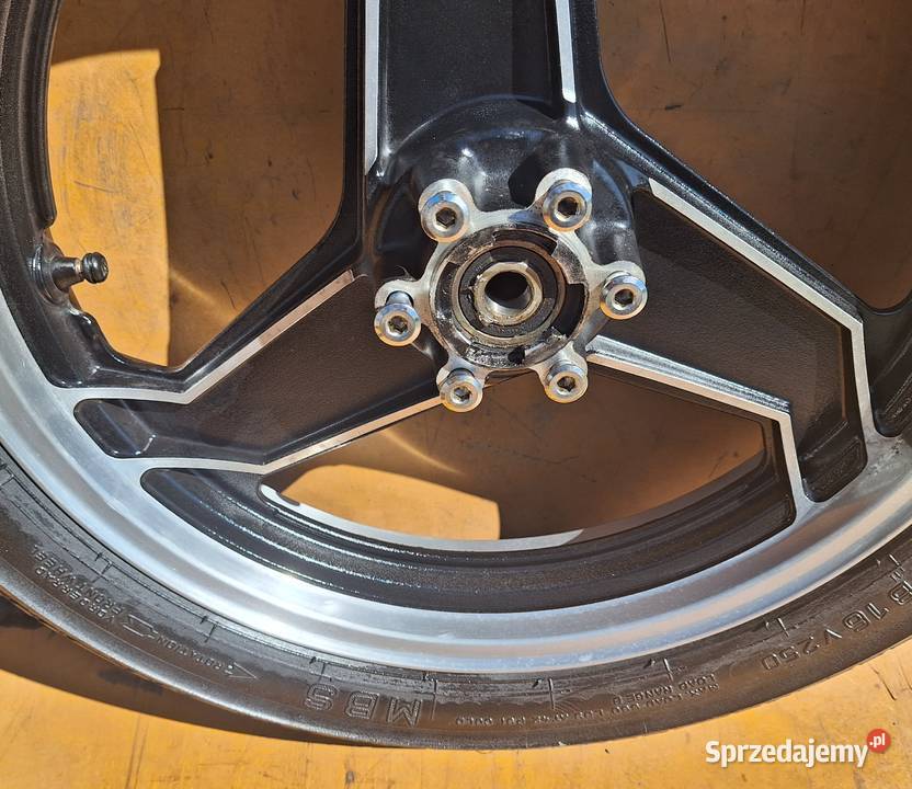 SUZUKI GSX 1100 F KOLO PRZÓD FELGA OPONA Radom