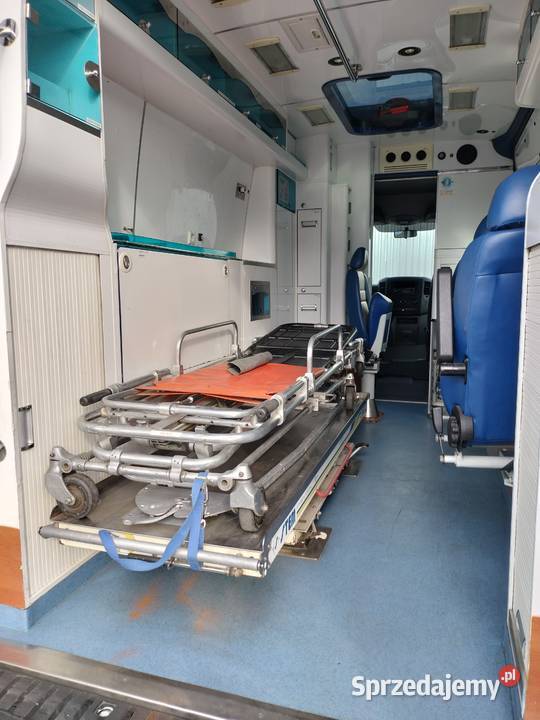 ambulans karetka kabina sypialna