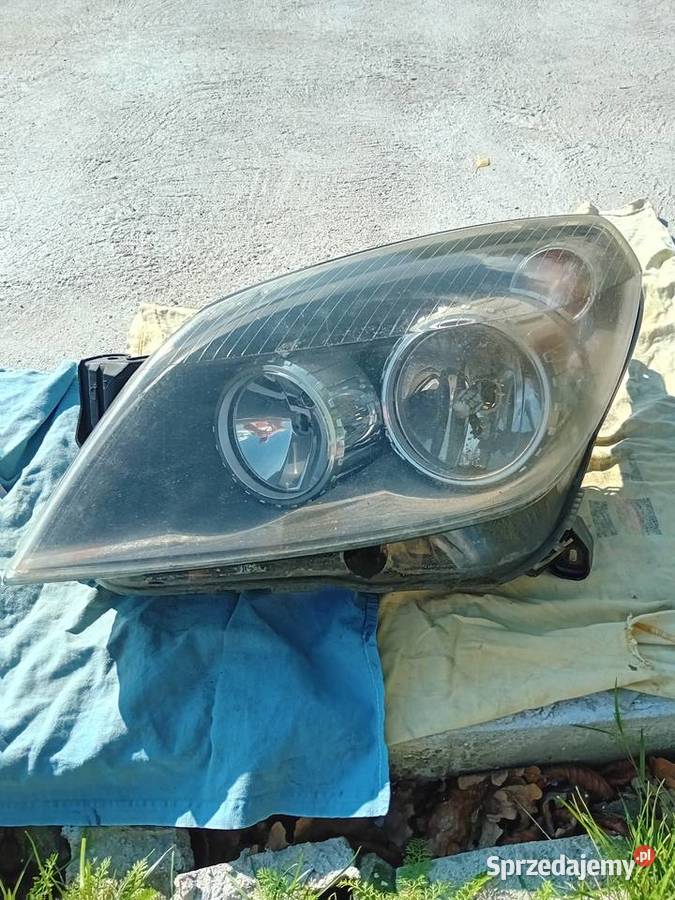 Lampy przód Opel Astra H sprzedam