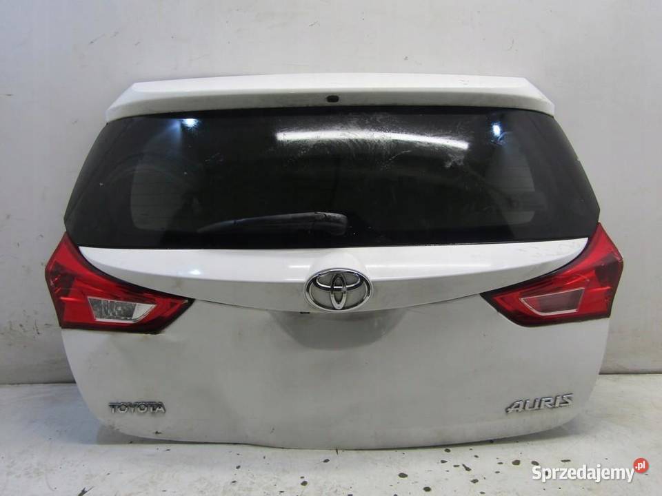 KLAPA BAGAŻNIKA TYLNA TYŁ HB 040 TOYOTA AURIS II