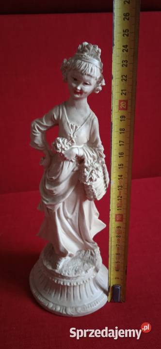 Figurka Damy Świdnica