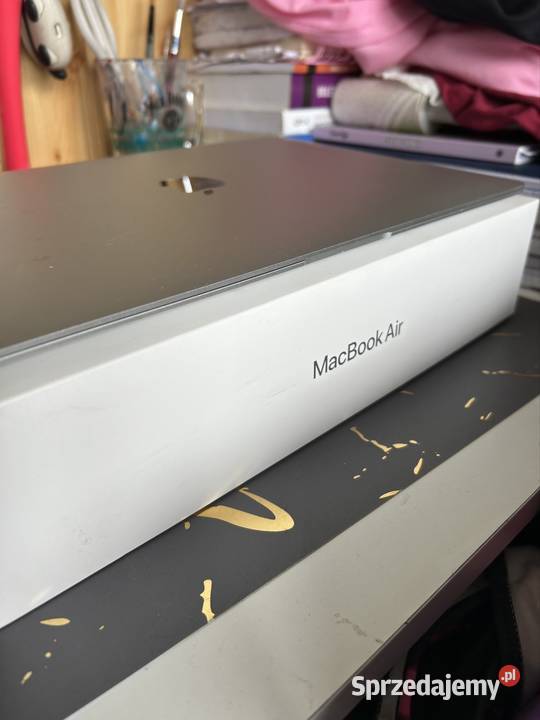 MacBook Air 13 Retina z 2020 roku 250