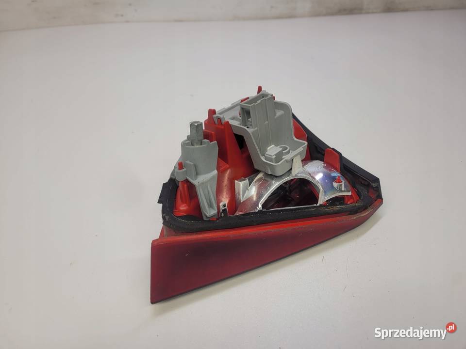 LAMPA LEWY TYŁ AUDI A4 B8 KOMBI LED 8K9945093B Przystajń
