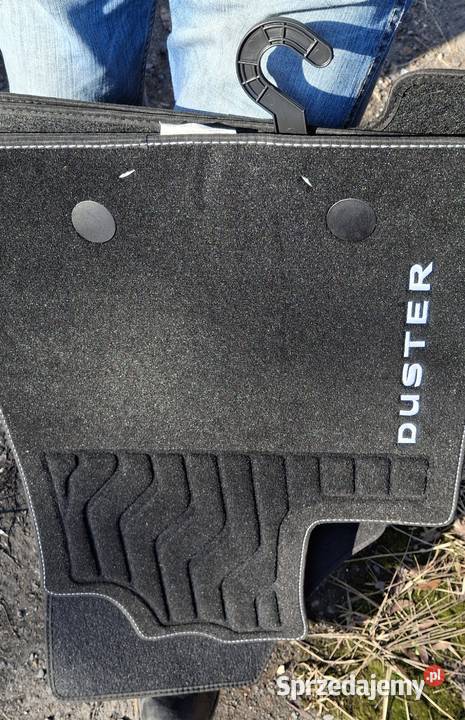 Dacia Duster 2 dywaniki materiałowe oryginalne sprzedam