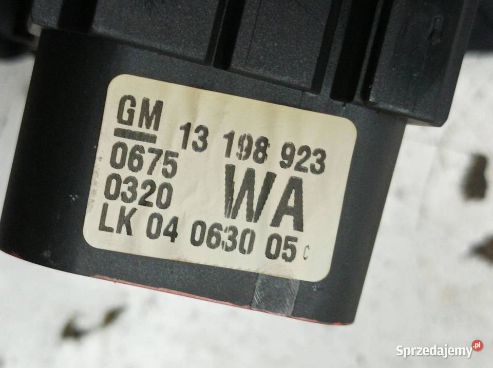 PRZEŁĄCZNIK ŚWIATEŁ 13198923 Opel Astra III