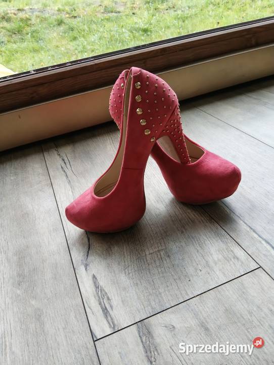 Buty na ukrytej platformie Gryfice