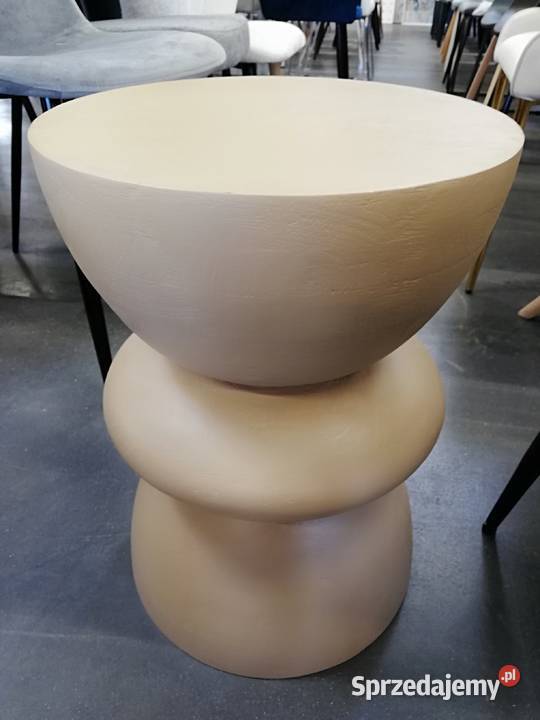 Stolik pomocniczy z drewna mangowego Benno Tarnów