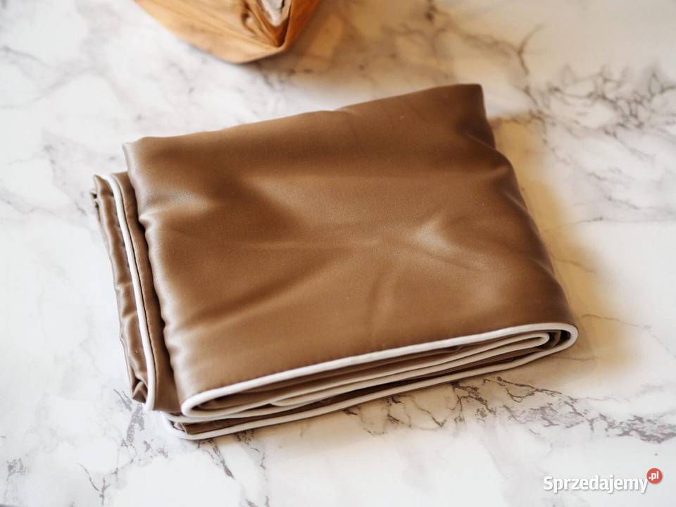 Iluminage Skin Rejuvenating Pillowcase Standard beżowy Kraków