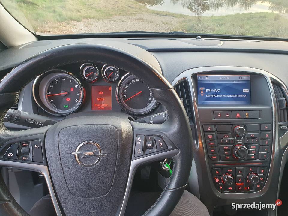 Opel Astra J benzyna 14 Turbo 140 2011 nieuszkodzony śląskie Gliwice