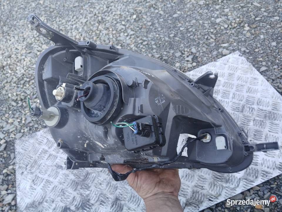 Lampa lewa przód przednia Toyota Yaris I lift EU osobowe