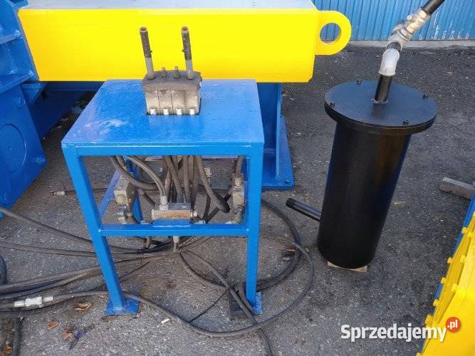 Prasa hydrauliczna bramowa PATENTUS PAT30022502 małopolskie