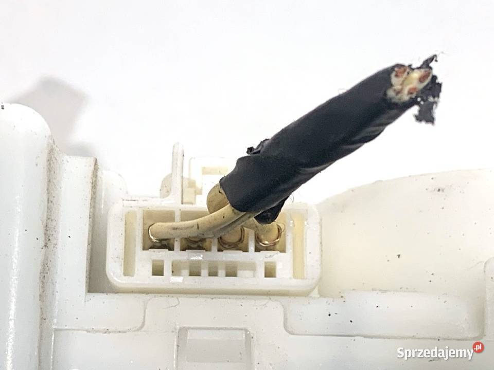 ZAMEK KLAPY TYŁ NISSAN NOTE E11 Hatchback 0513 sprzedam