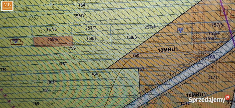 Grunt 1647m2 Morawica