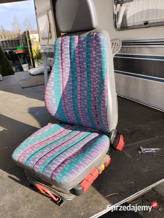 siedzenie kierowcy do mercedesa 1517 Marki