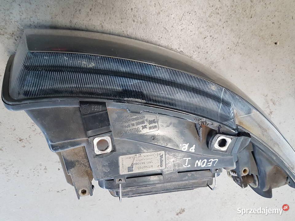 SEAT LEON I TOLEDO II REFLEKTOR PRAWY LAMPA Rok produkcji 2005 Turek