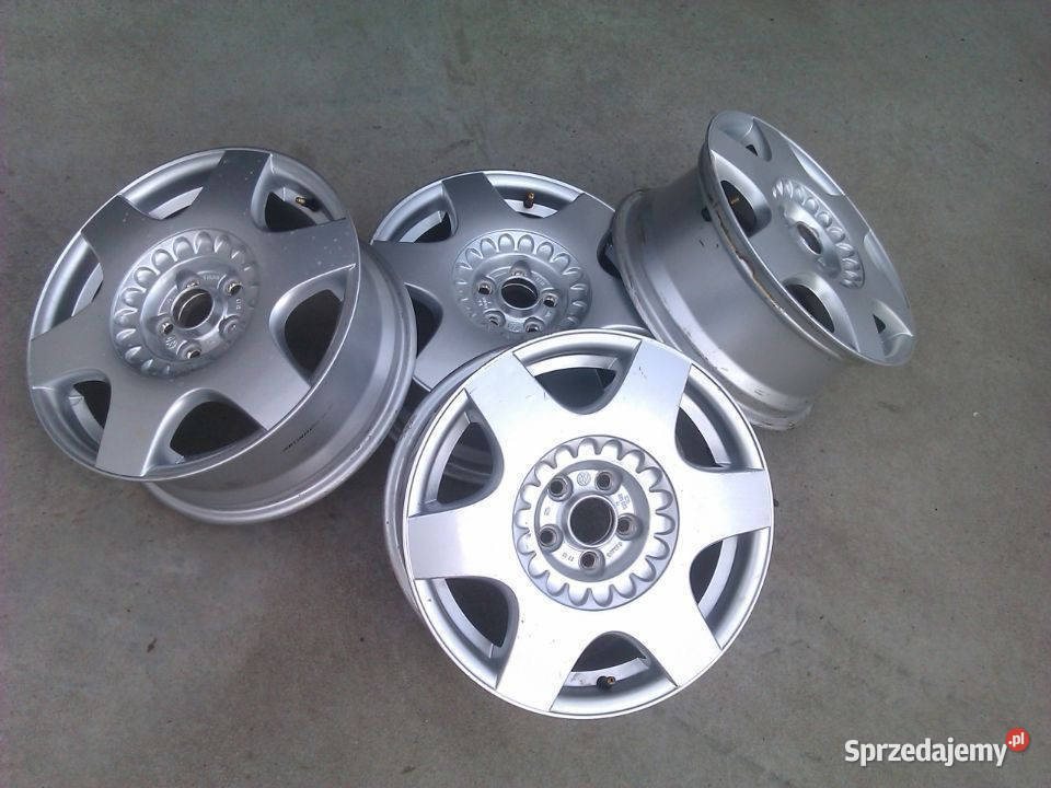 Felgi Komplet 4 650Jx16 1CO601025 A Golf Jetta Maszewo sprzedam