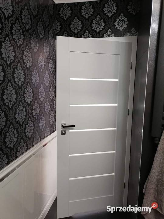 DRZWI WEWZ OBUDOWĄ STAREJ FUTRYNY BEZ WYRYWANIA Łódź sprzedam