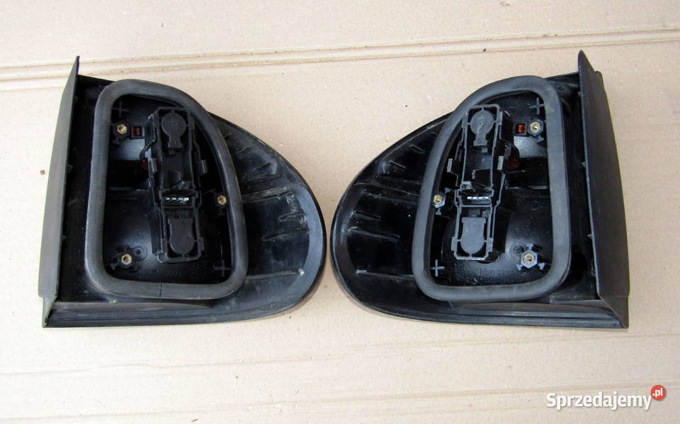 LAMPA TYLNA LEWAPRAWA RENAULT LAGUNA I łódzkie Mysłaków sprzedam