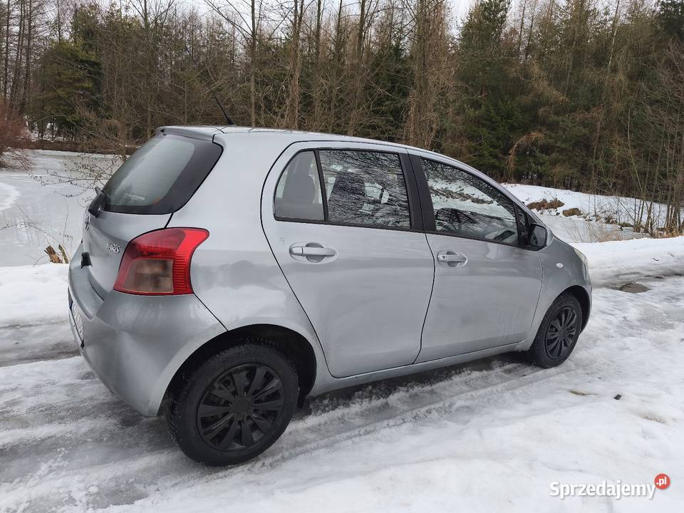 Toyota Yaris II 13 b 06rp mały przebieg do jazdy Kraśnik sprzedam