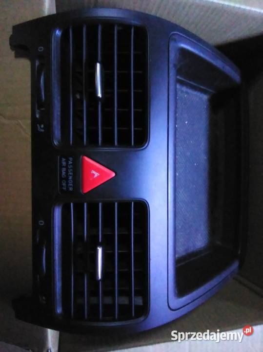 Kratki środkowe deski rozdzielczej VW Golf V Cewice