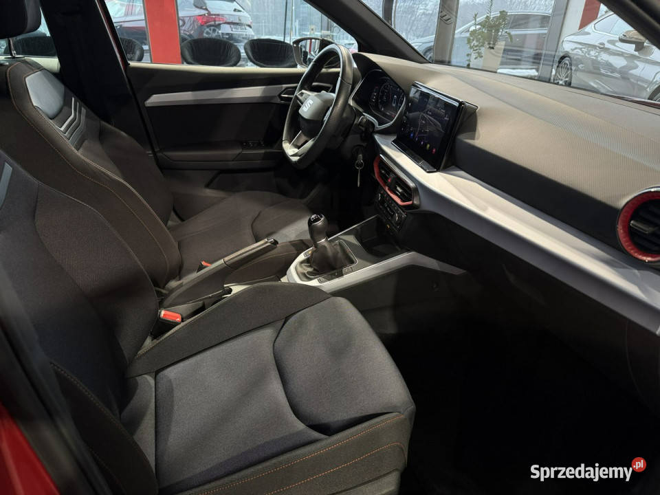 Seat Arona VAT 23 FR 10TSI 110 M6 2021 r salon I manualna